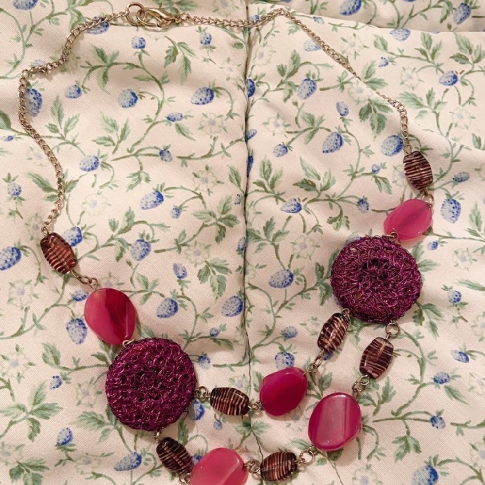 SUPER CUTE HANDMADE NECKLACE!